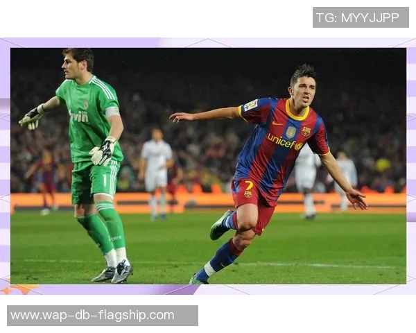 国际足球明星的传奇人生与赛场背后的感人故事